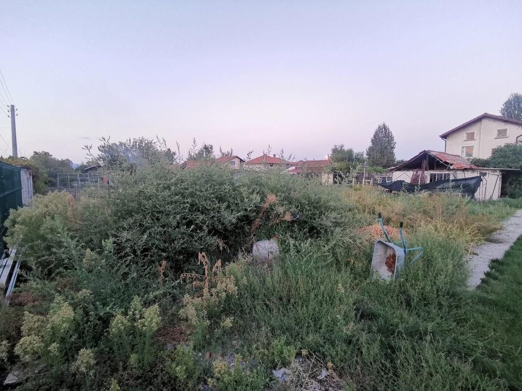 Експресно косене и почистване на двор в село Еленино